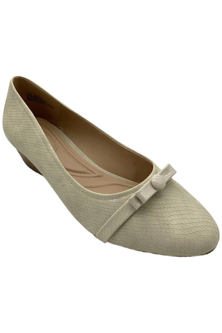 Masseys Women's Winnie Flats Bone/Snake - Medium